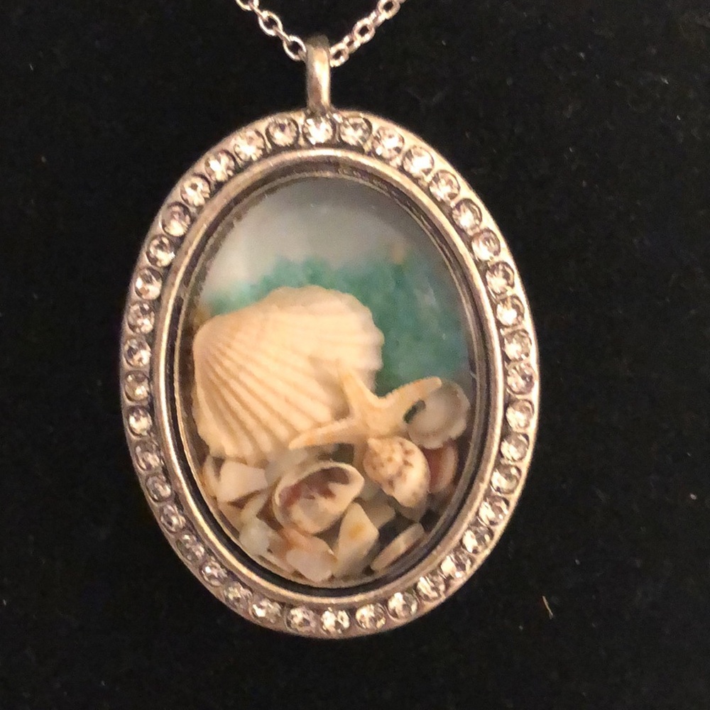 Sea Schell Necklace.